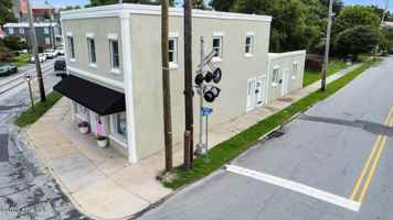 featured image of 623 Hancock St