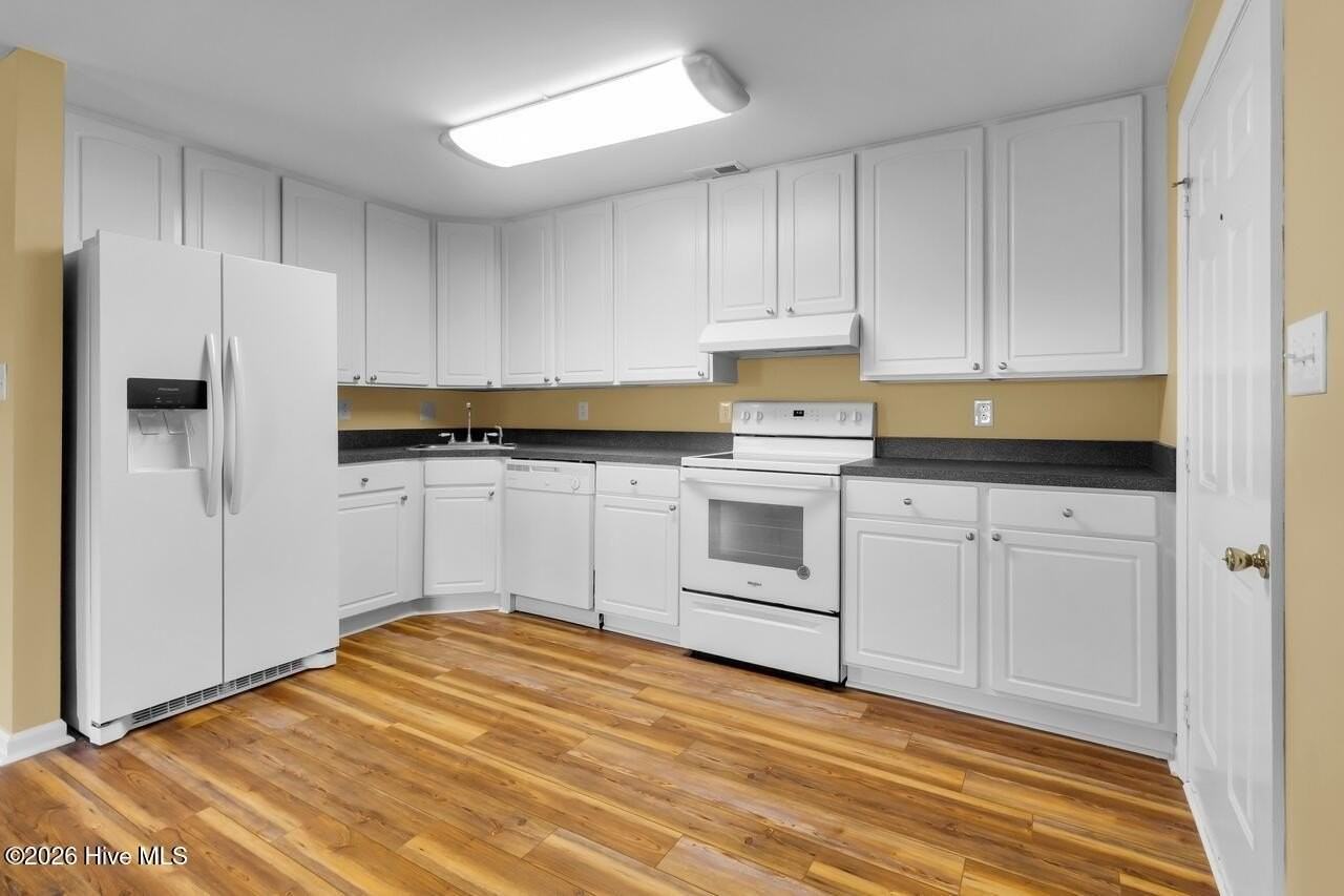 623 Hancock St - Photo 3 of 19