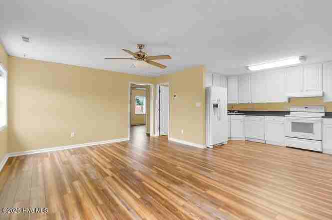 623 Hancock St - Photo 4 of 19