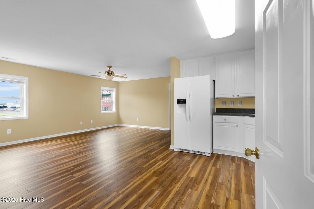 623 Hancock St - Photo 5 of 19