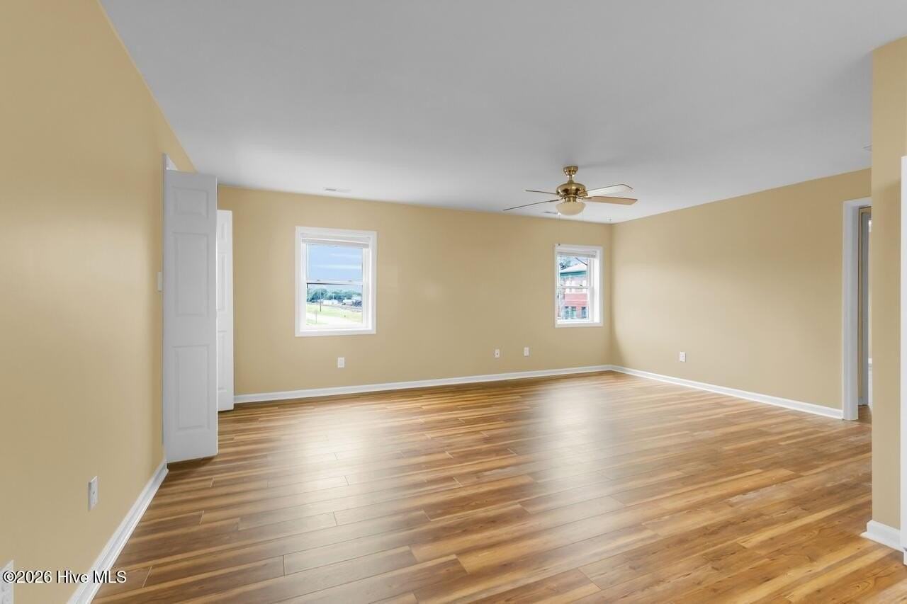 623 Hancock St - Photo 6 of 19
