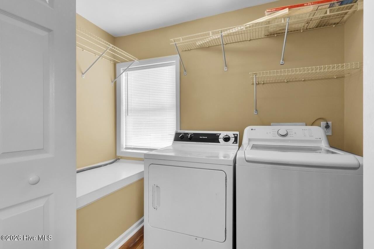 623 Hancock St - Photo 7 of 19