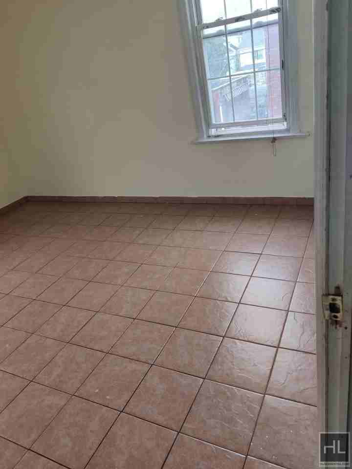9802 103rd Ave - Photo 4 of 6