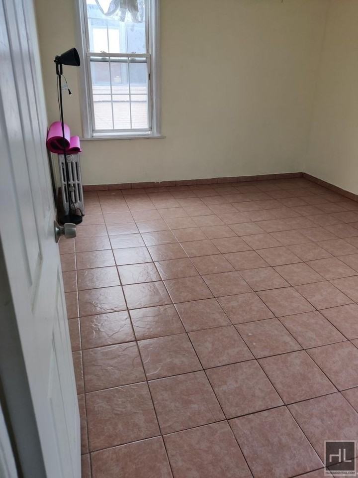9802 103rd Ave - Photo 5 of 6