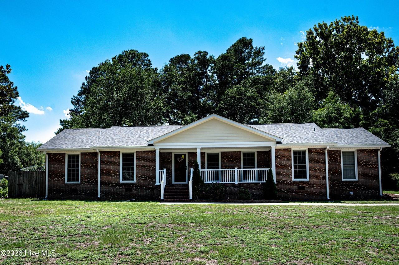 104 Dorchester Ln
