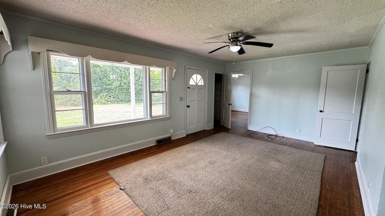 389 Haw Branch Rd - Photo 2 of 10