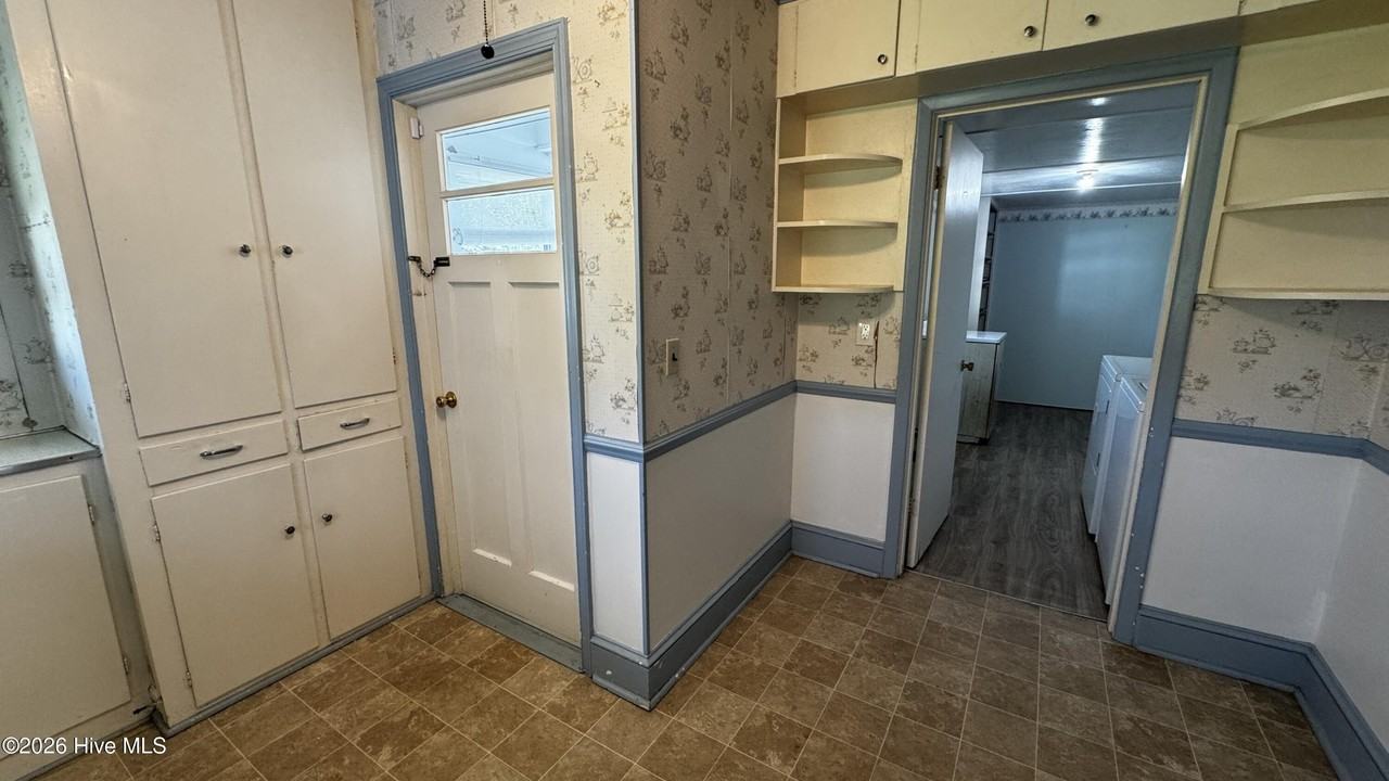 389 Haw Branch Rd - Photo 5 of 10