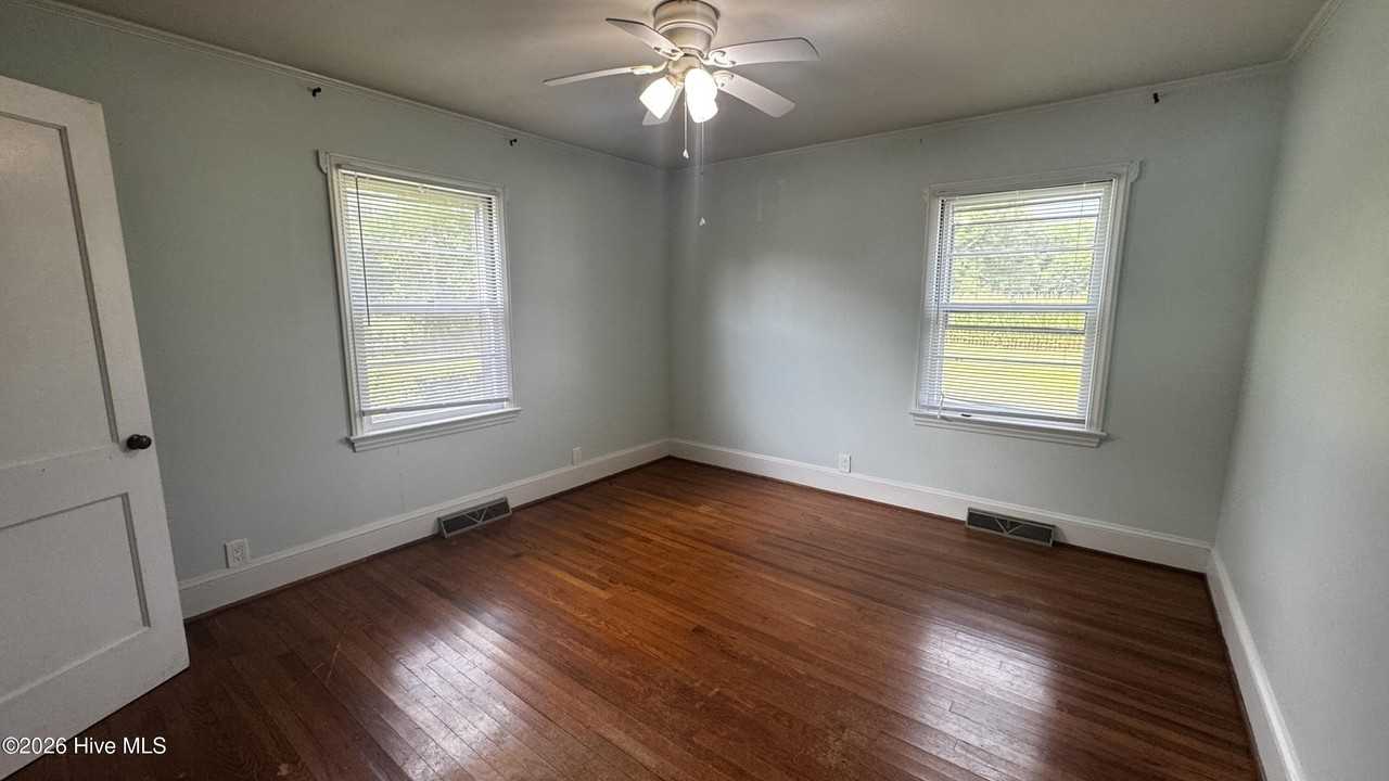 389 Haw Branch Rd - Photo 7 of 10