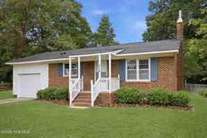 featured image of 574 Simpson St