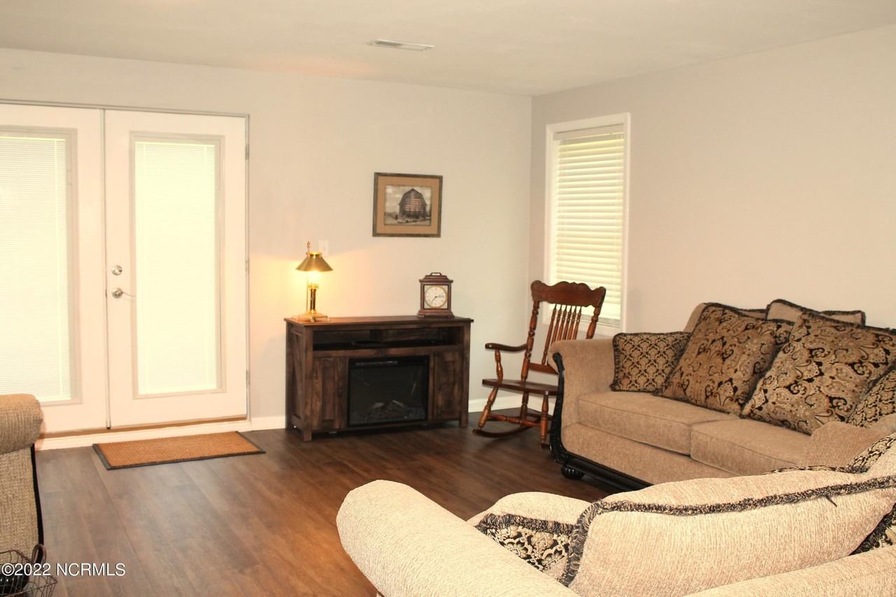 1136 S Mcneill St - Photo 3 of 15