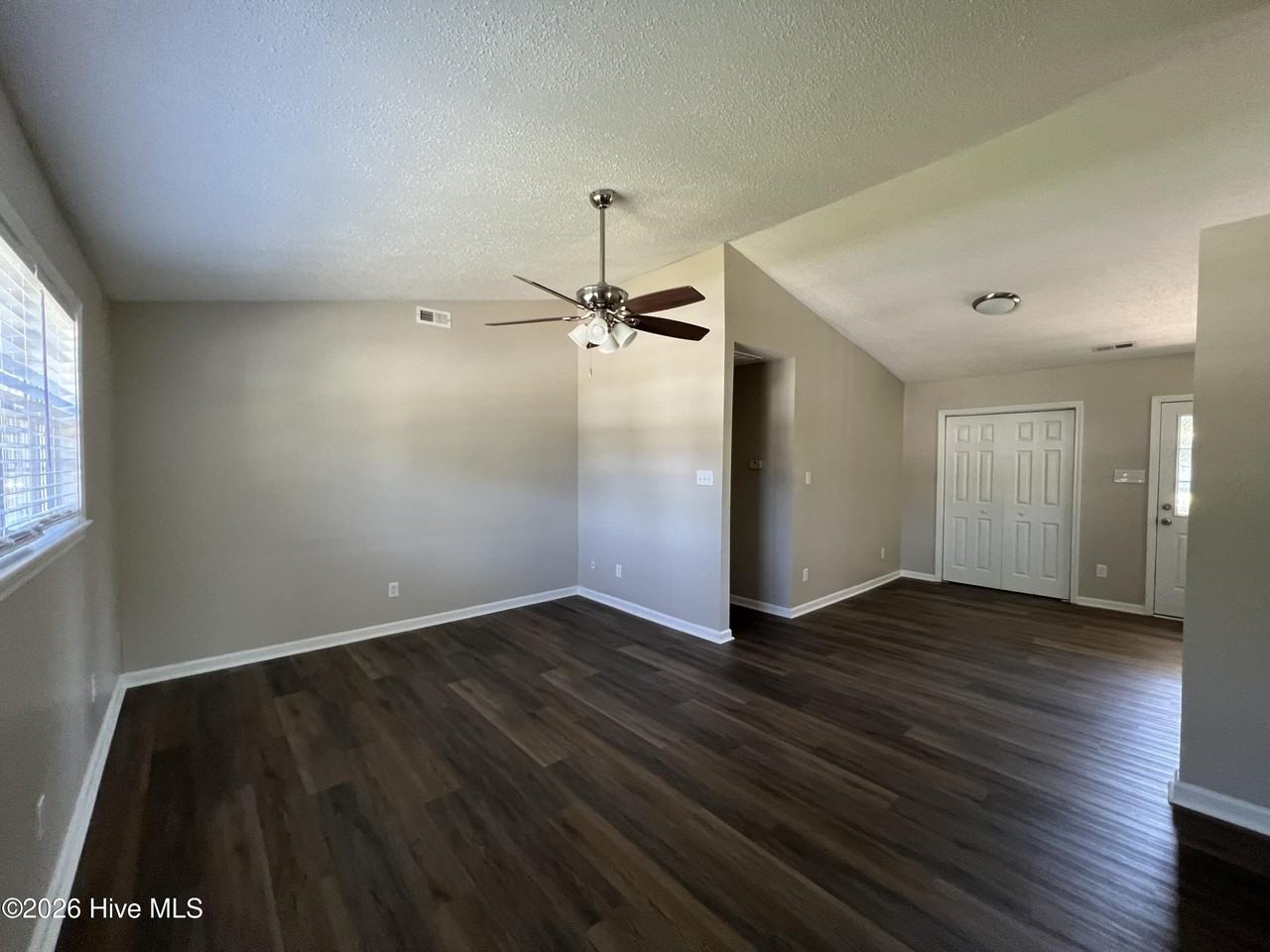 502 New River Dr - Photo 2 of 6