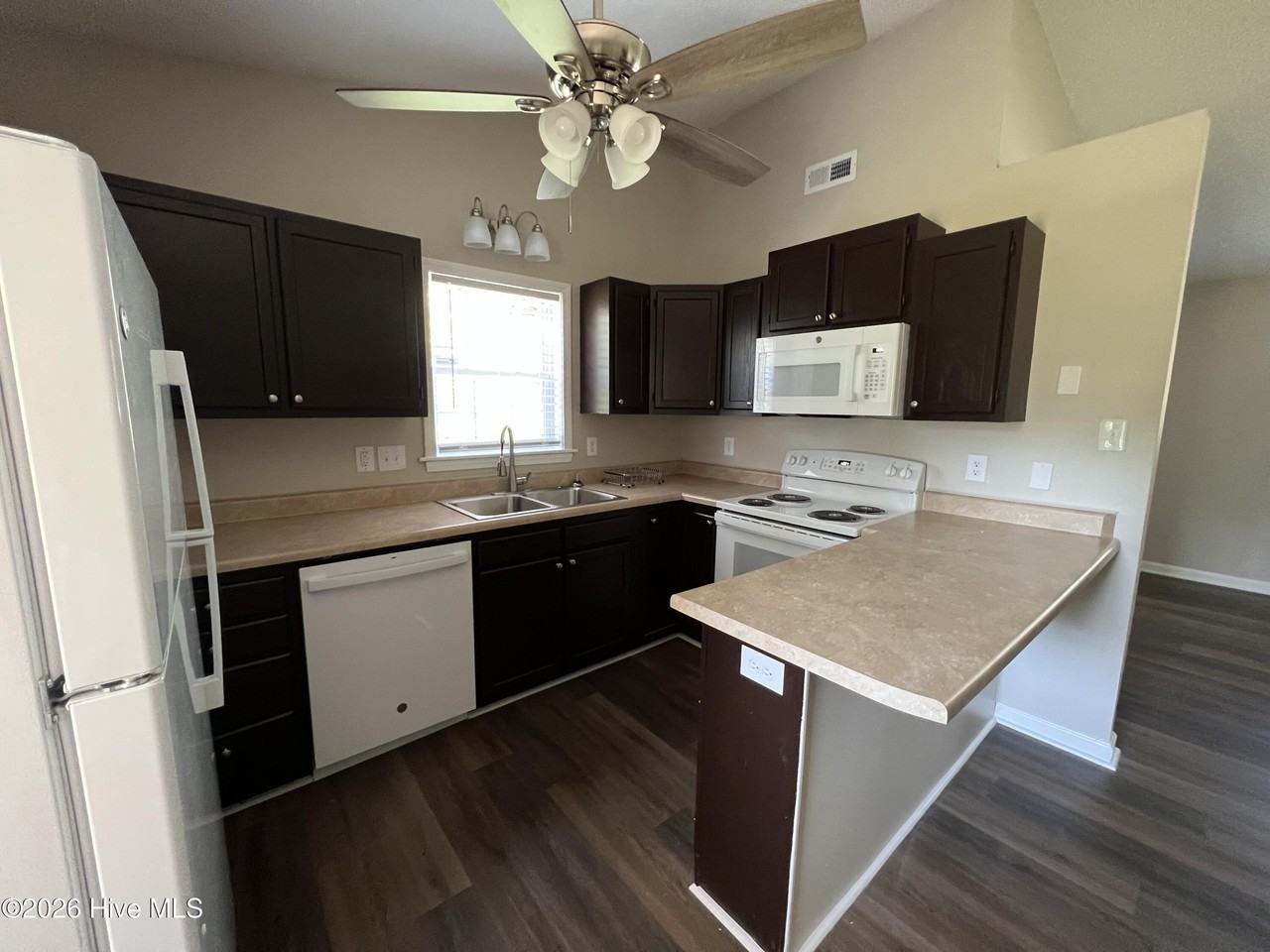 502 New River Dr - Photo 4 of 6