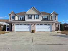 featured image of 2000 Croyden Cir #A