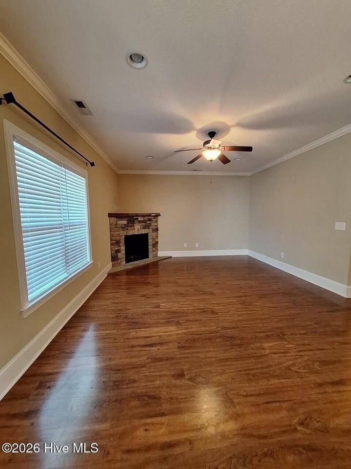 2000 Croyden Cir #A - Photo 4 of 25