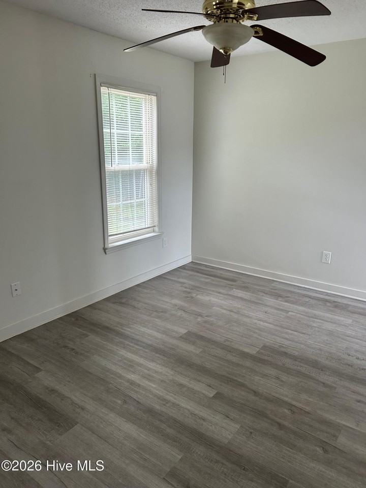 103 Persimmon Ct - Photo 4 of 6