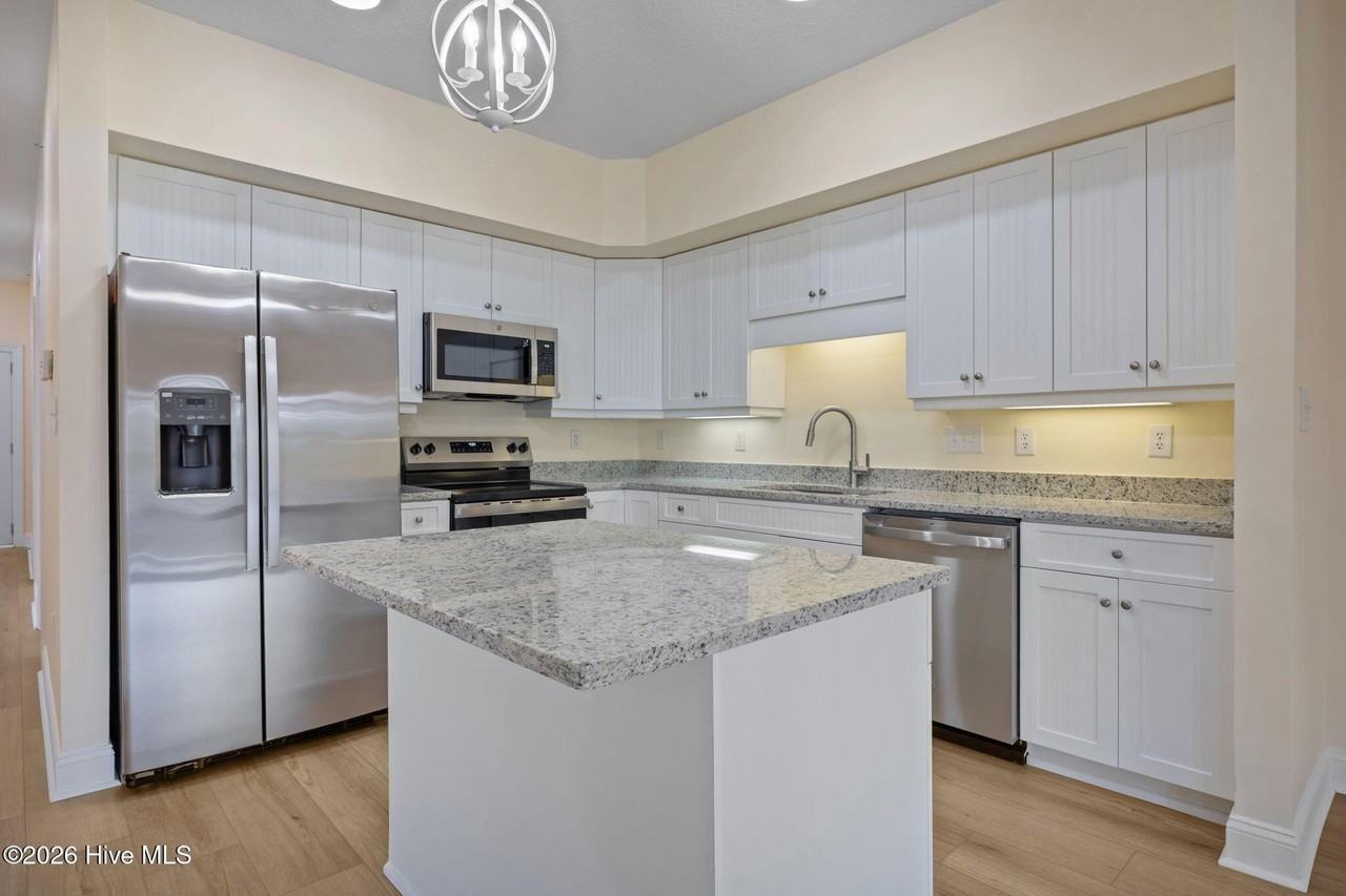 200 Lighthouse Ln #B3 - Photo 5 of 28