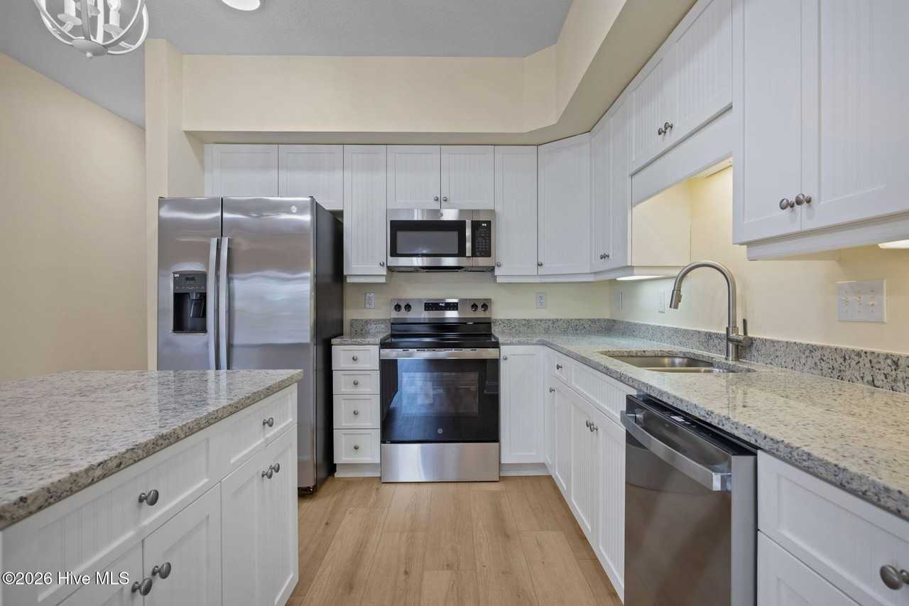200 Lighthouse Ln #B3 - Photo 6 of 28