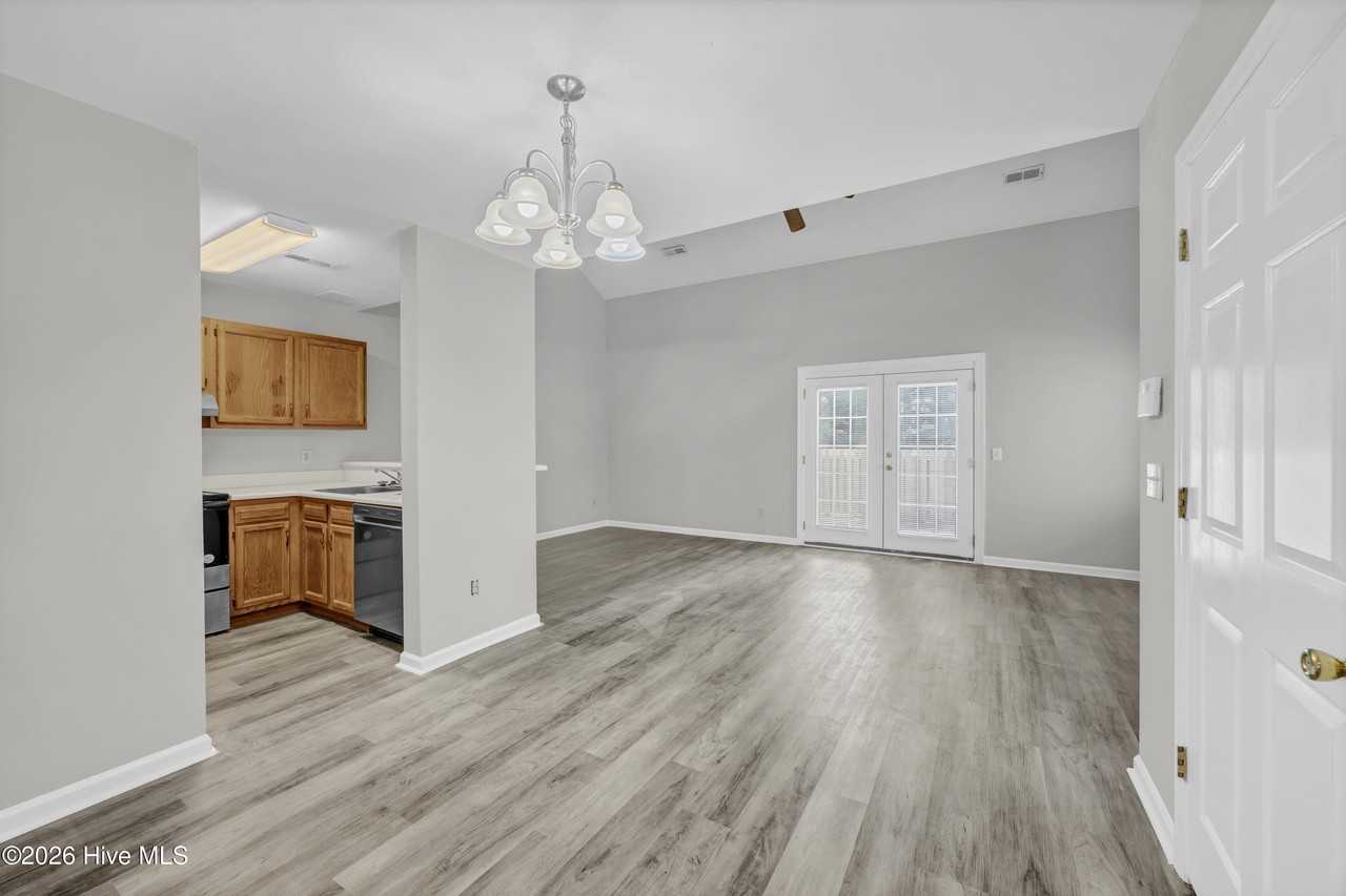 136 Lullwater Dr #A - Photo 5 of 25