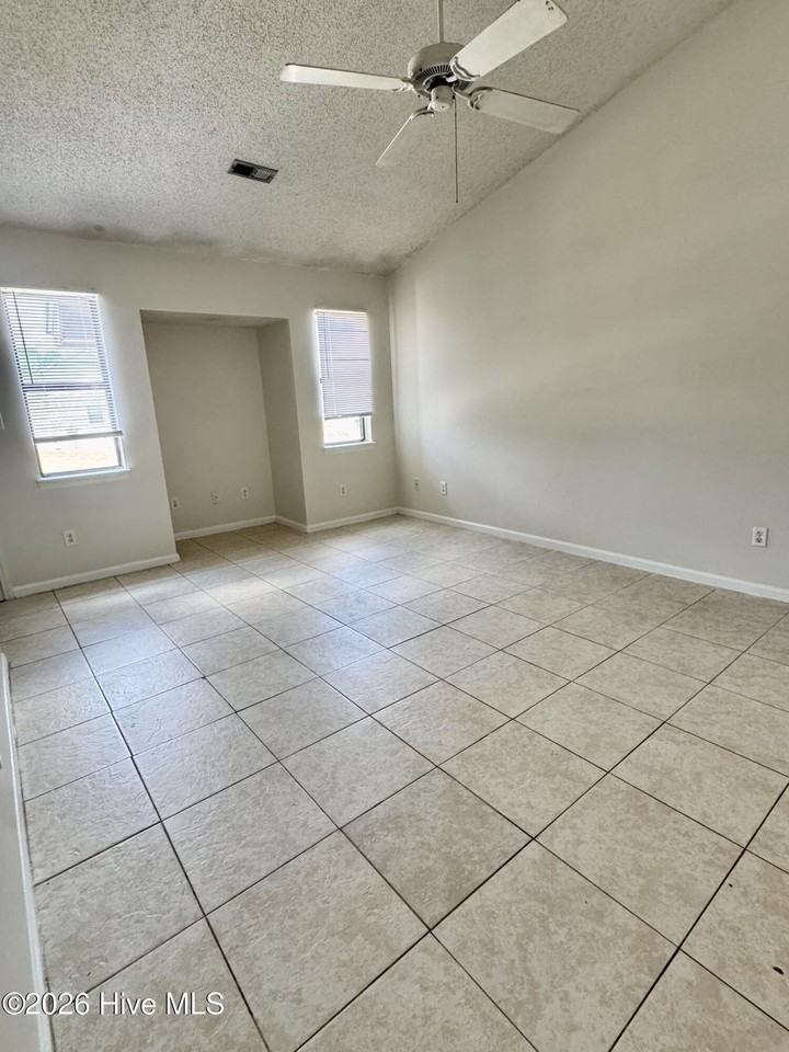 223 Wyndham Cir #B - Photo 3 of 9
