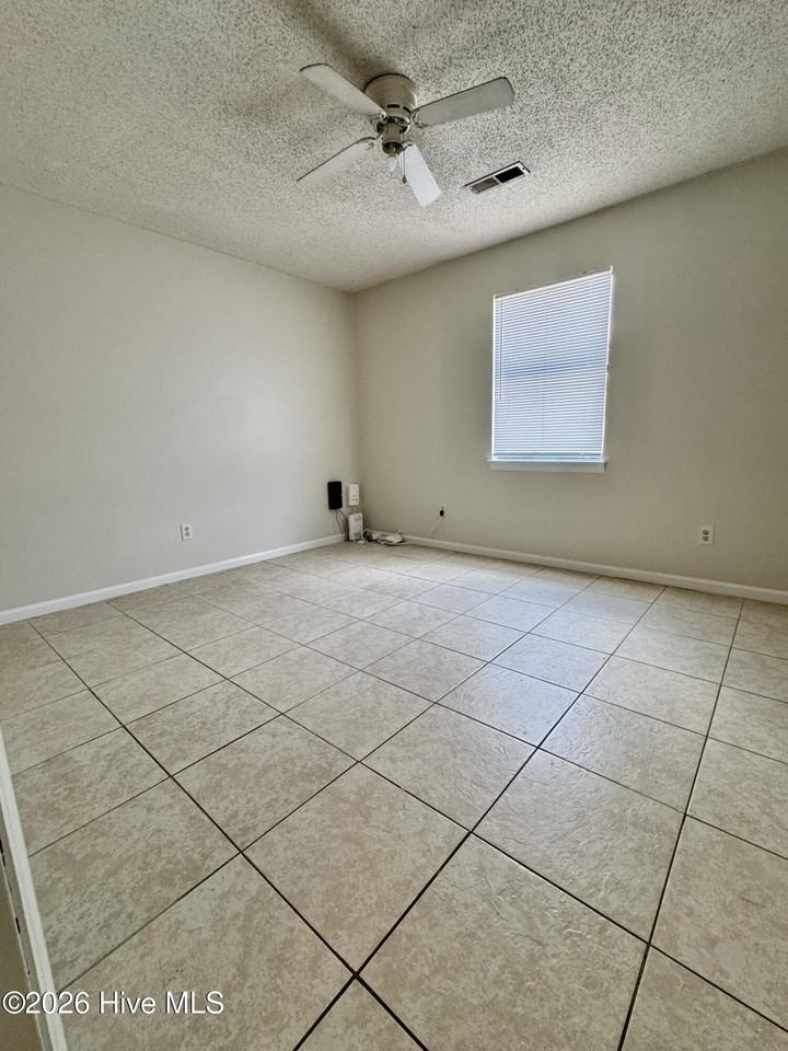223 Wyndham Cir #B - Photo 7 of 9