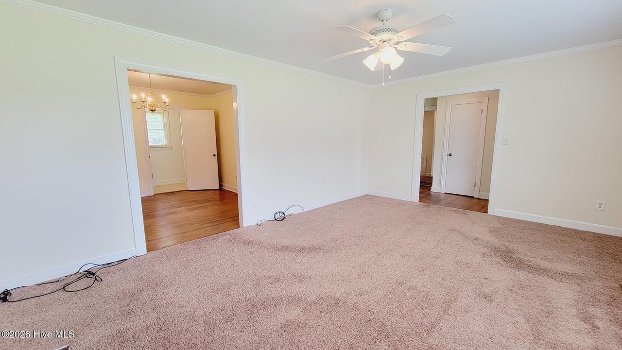 2512 Castle Hayne Rd - Photo 4 of 25