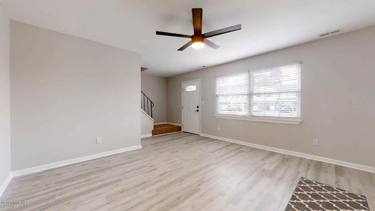 114 Villa Dr - Photo 4 of 42