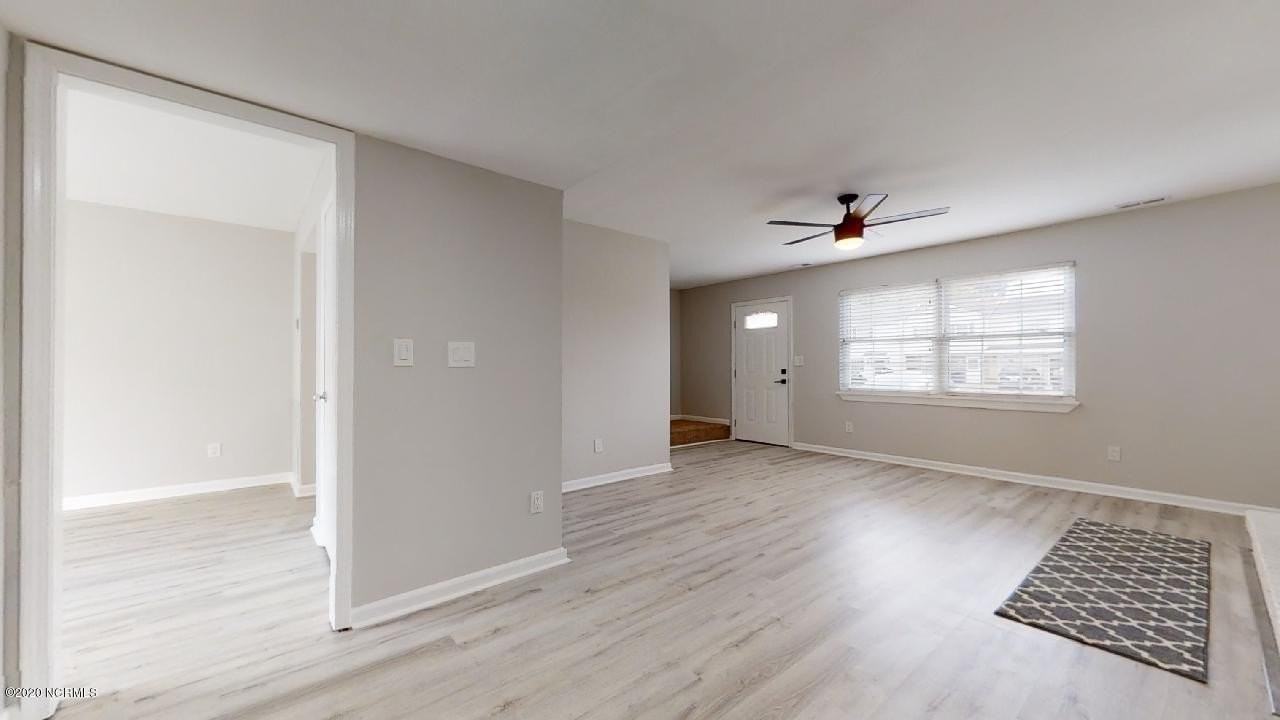 114 Villa Dr - Photo 7 of 42