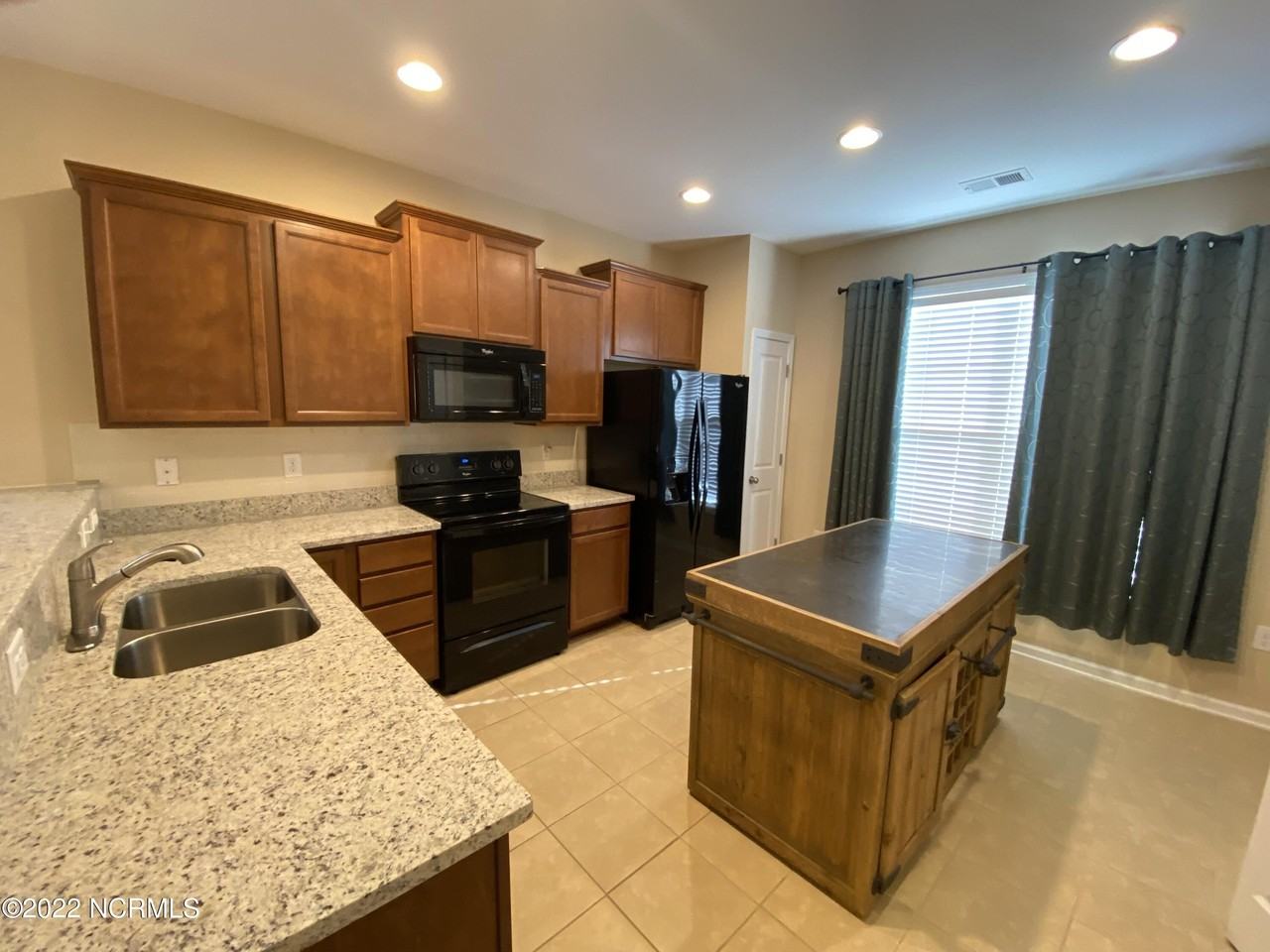 314 Bulkhead Bnd - Photo 3 of 19
