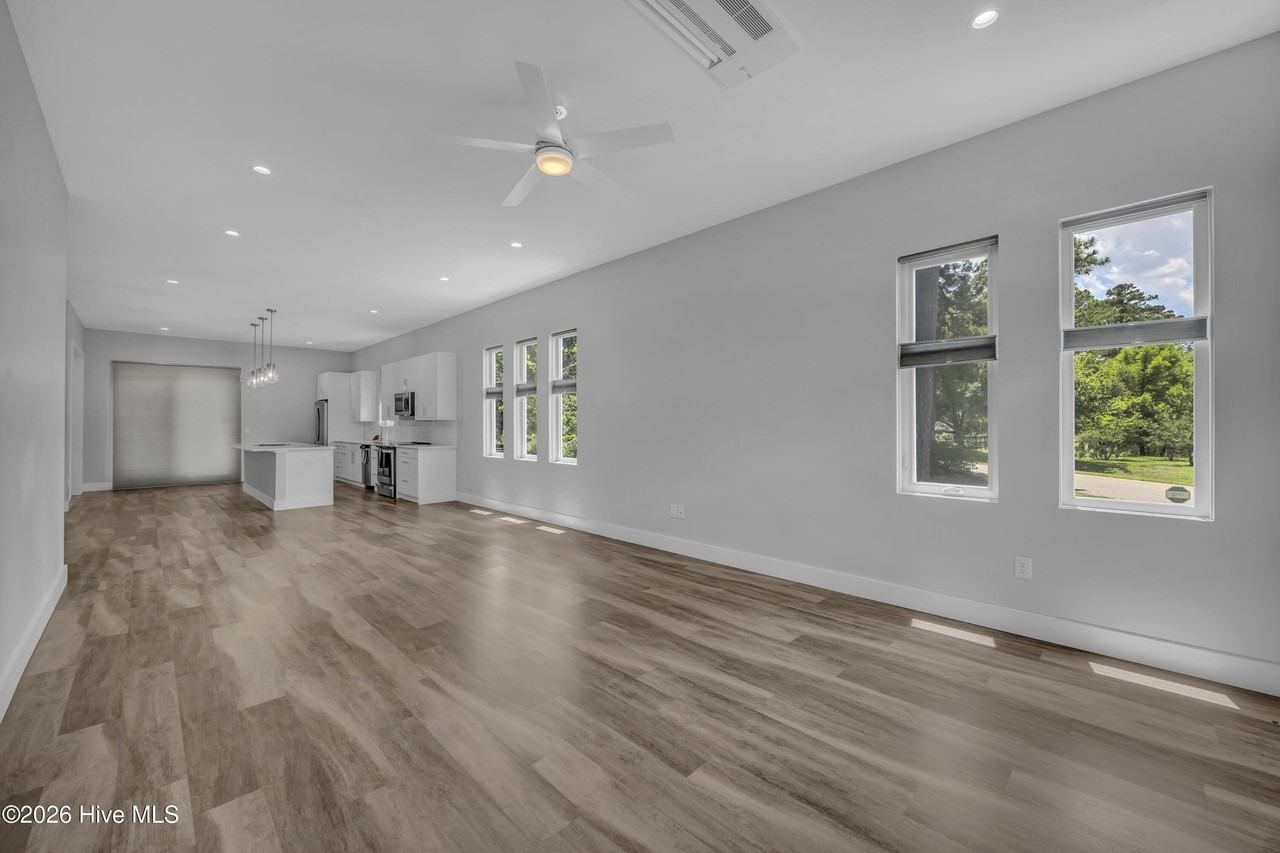 2541 Tonbo Trl - Photo 3 of 26