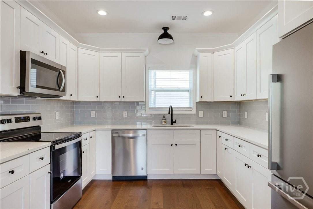 499 Little Oak St - Photo 3 of 50
