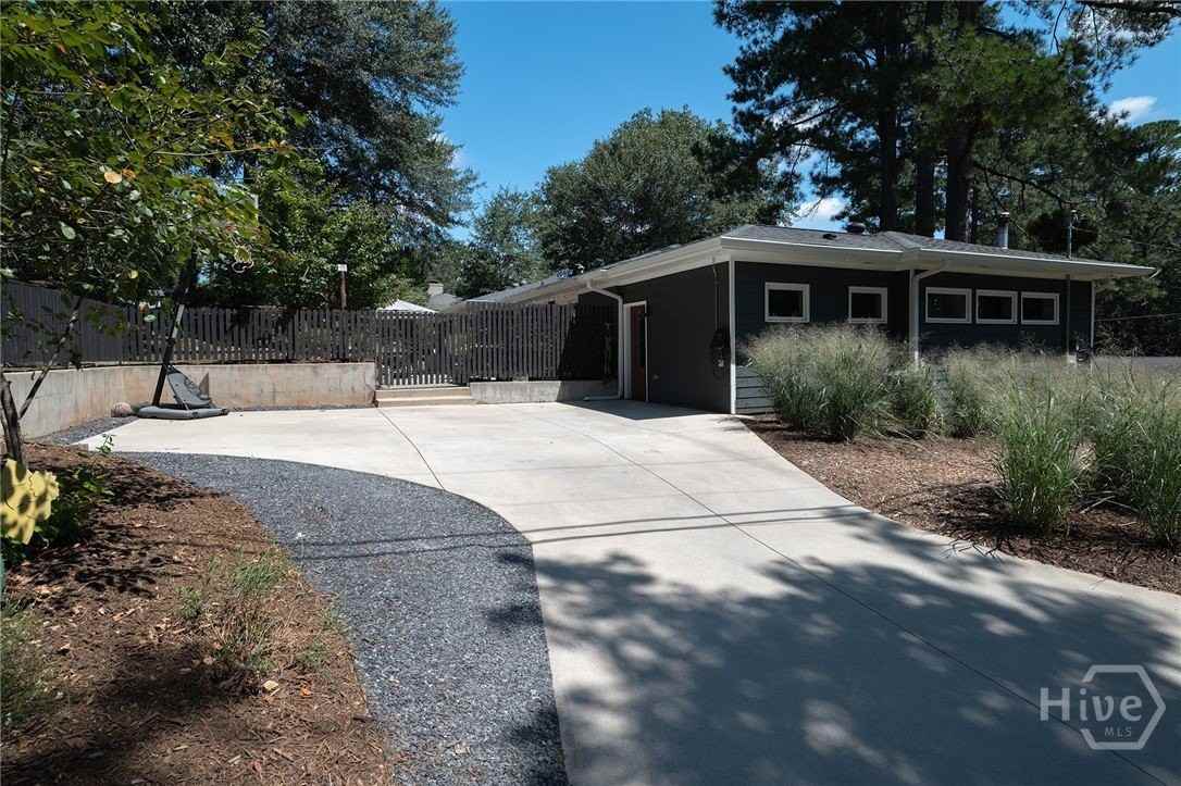 160 Gran Ellen Dr - Photo 3 of 32