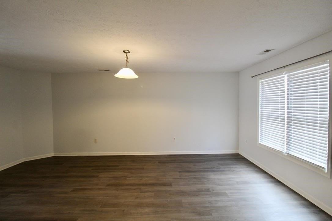 3069 Taylor Spring Ln - Photo 6 of 32