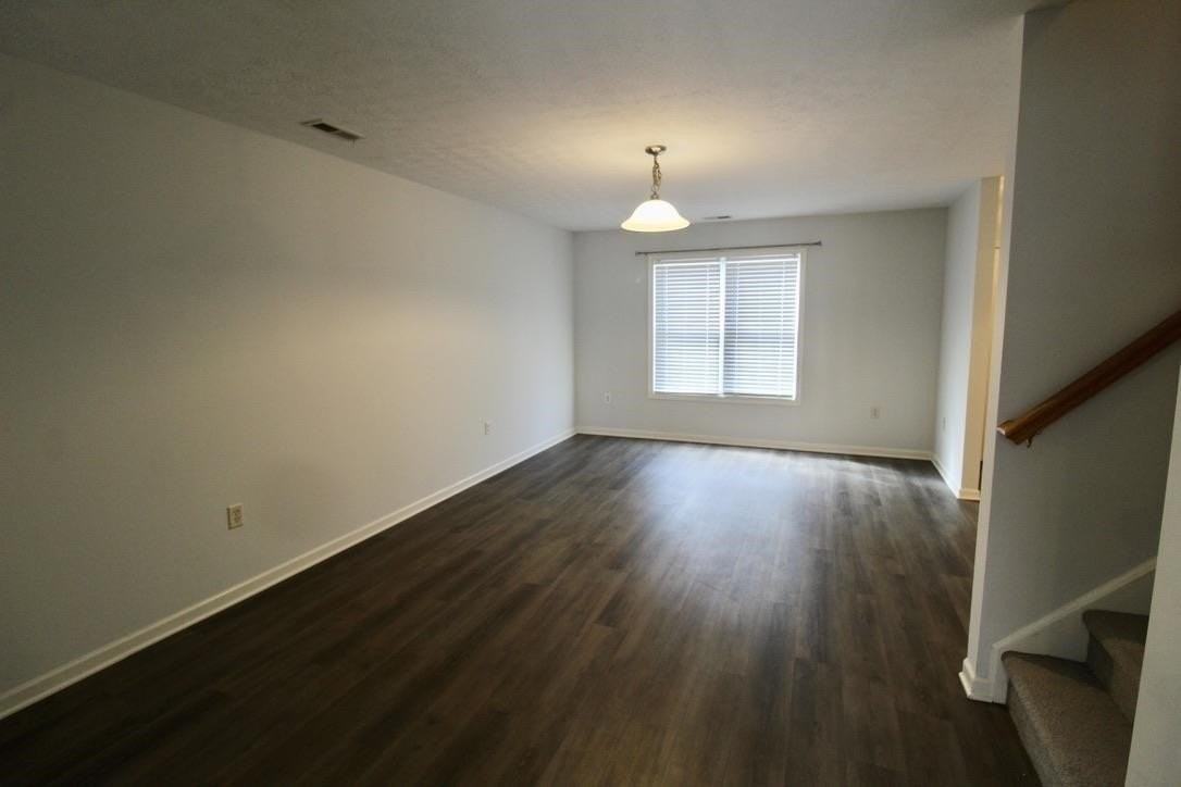3069 Taylor Spring Ln - Photo 7 of 32