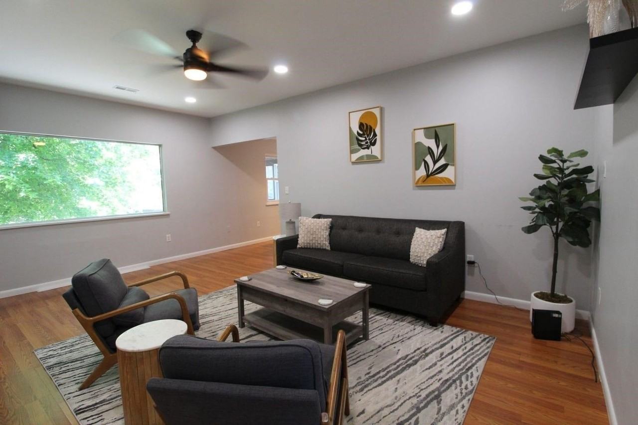 221 Alleghany Dr - Photo 3 of 35