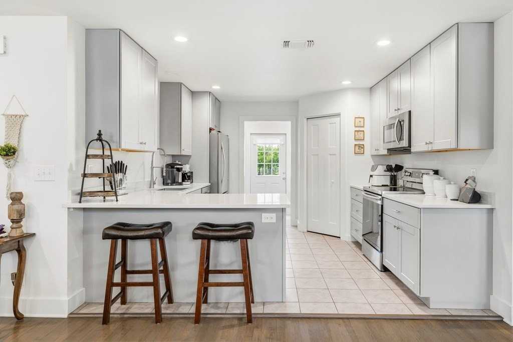 315 Mimosa St - Photo 4 of 18