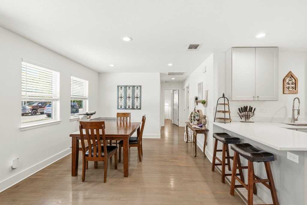 315 Mimosa St - Photo 7 of 18