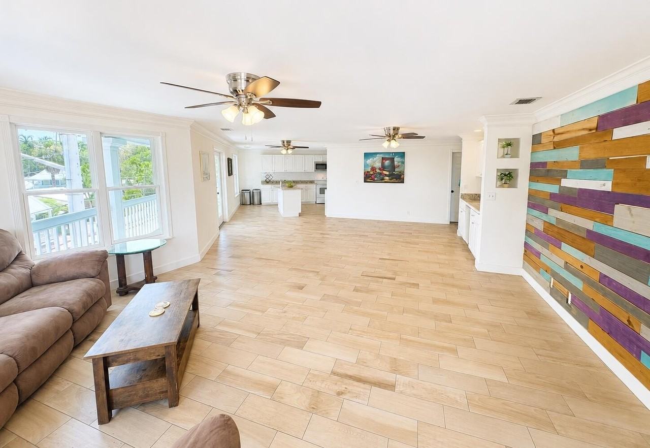 218 Whitehead St - Photo 3 of 15