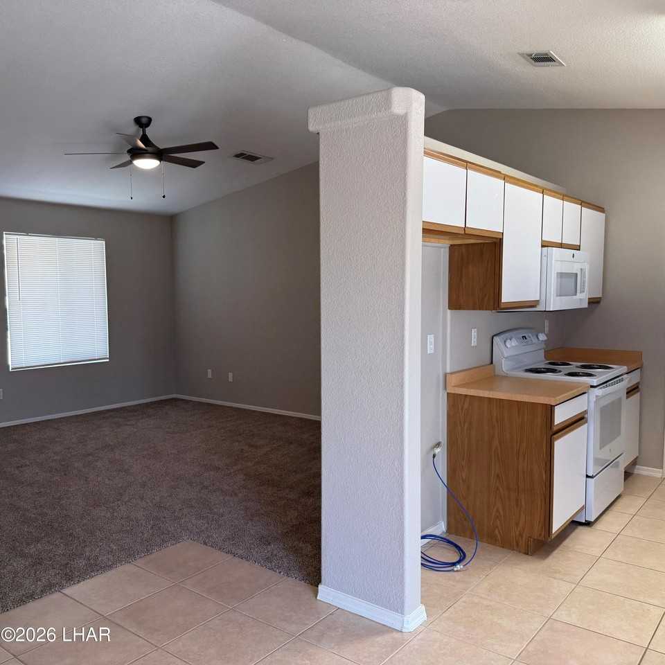 3128 Jamaica Blvd S - Photo 7 of 32
