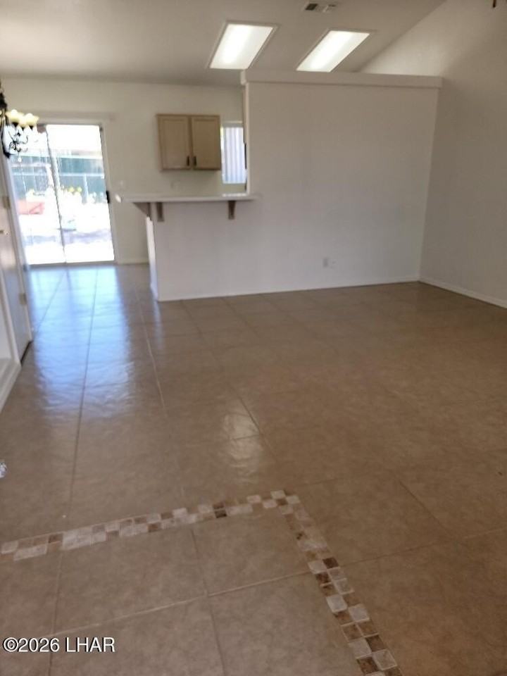 830 Falcon Dr - Photo 2 of 24
