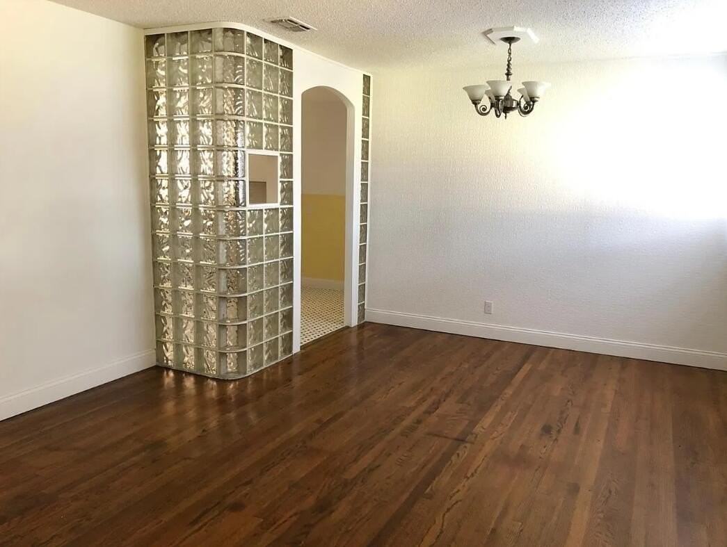 3113 36th St - Photo 3 of 11