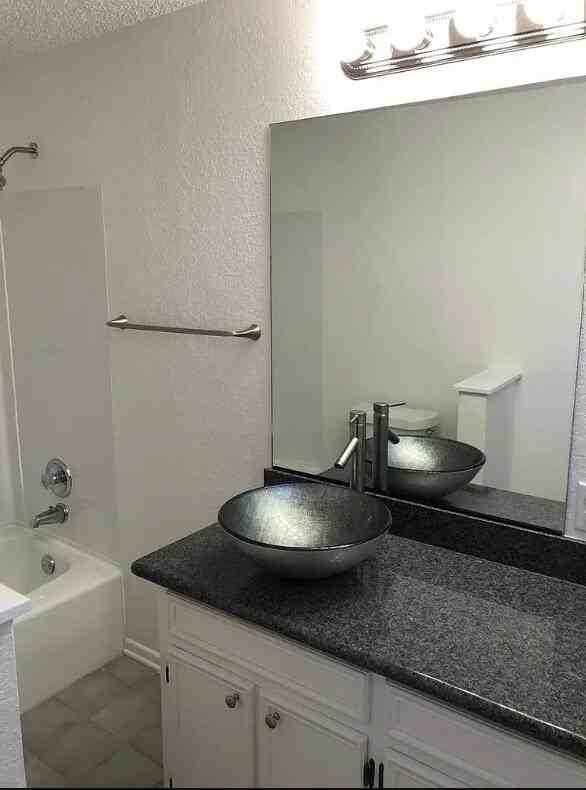 3113 36th St - Photo 6 of 11
