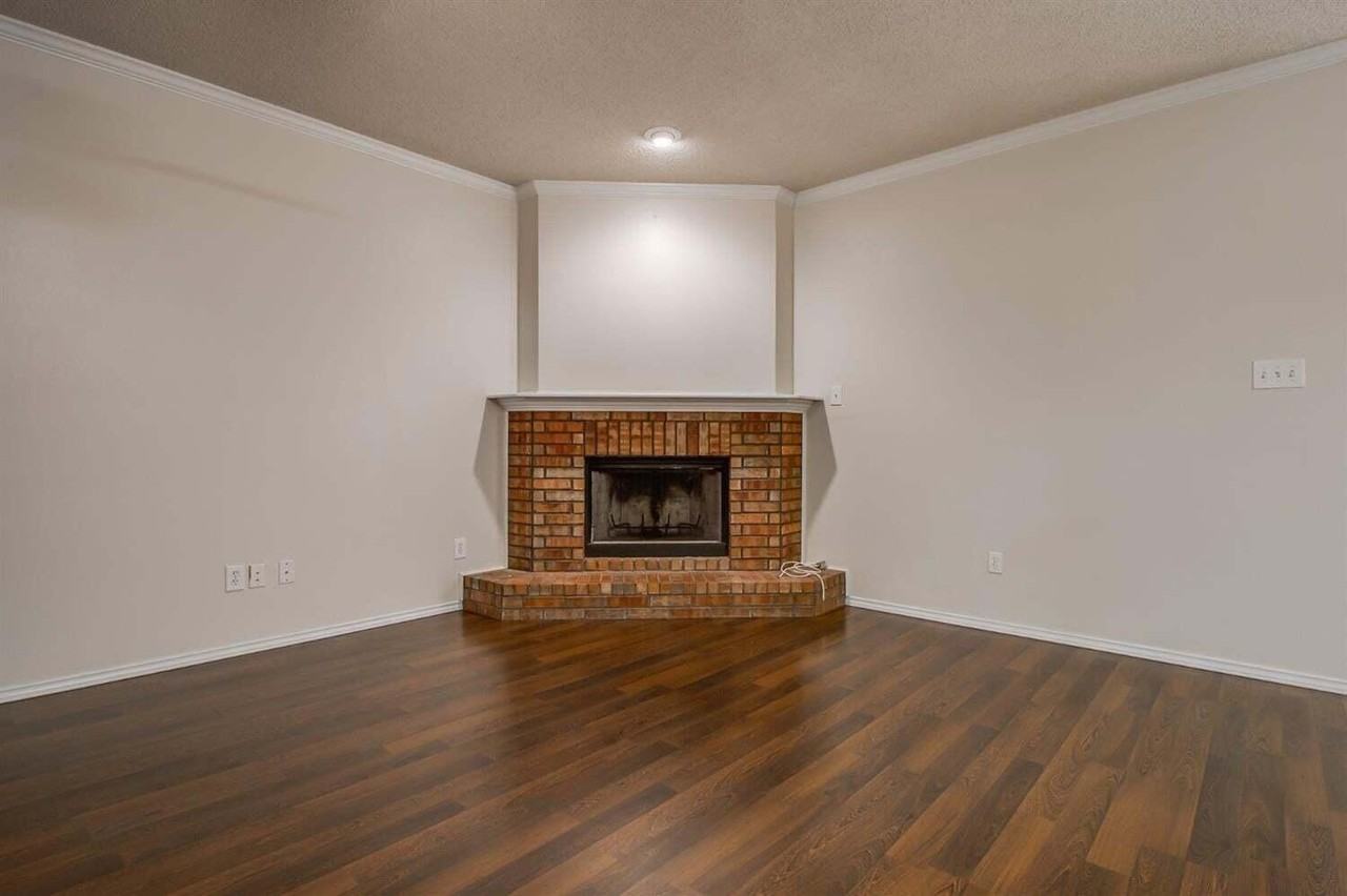 6806 86th St - Photo 5 of 19