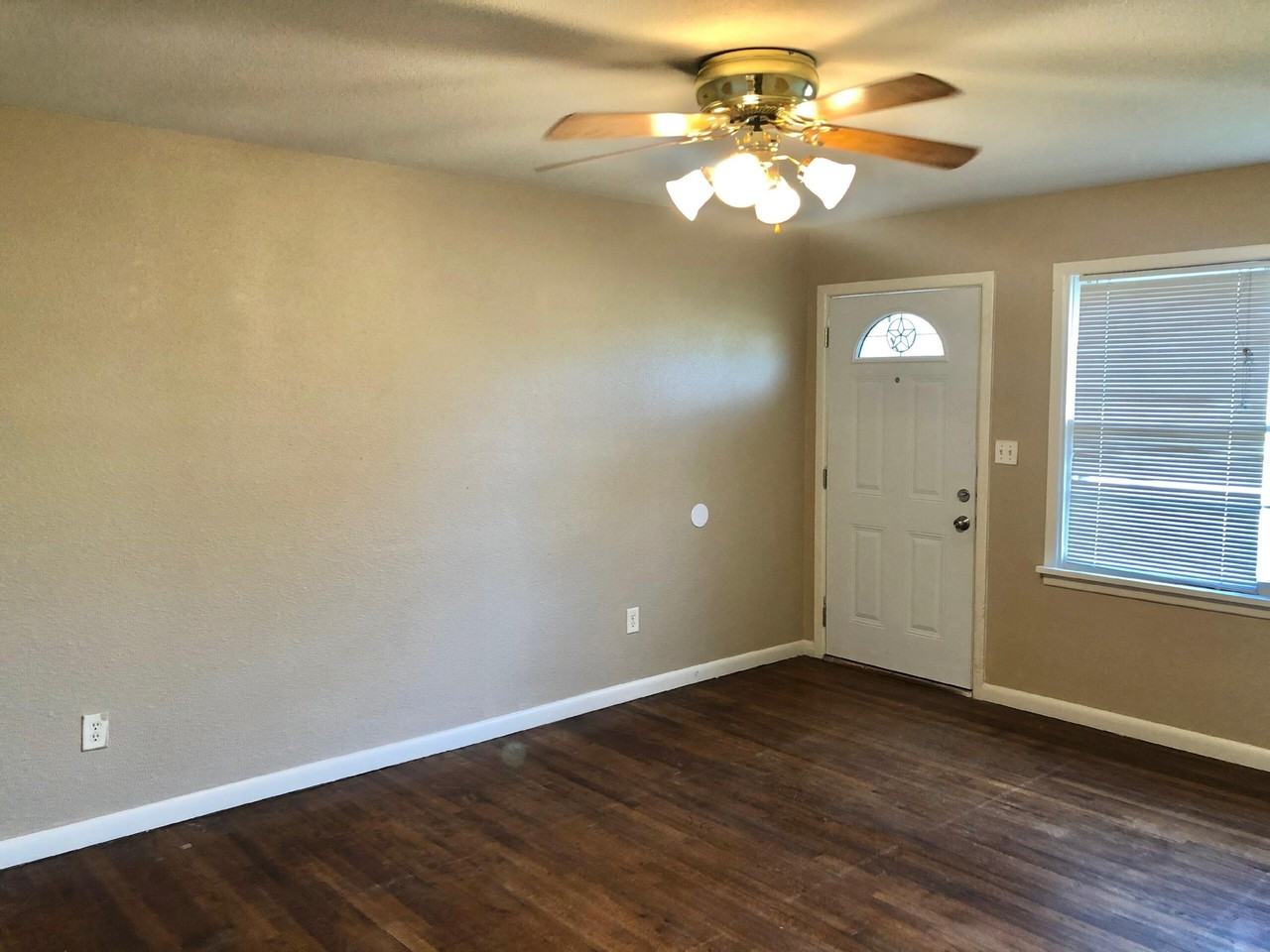 4105 30th St - Photo 2 of 11