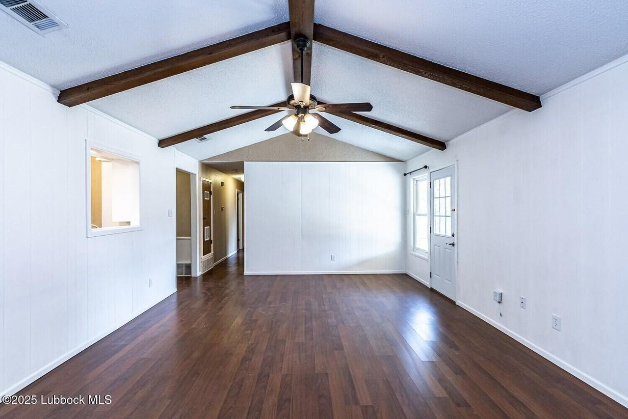 8304 Fremont Ave - Photo 6 of 29