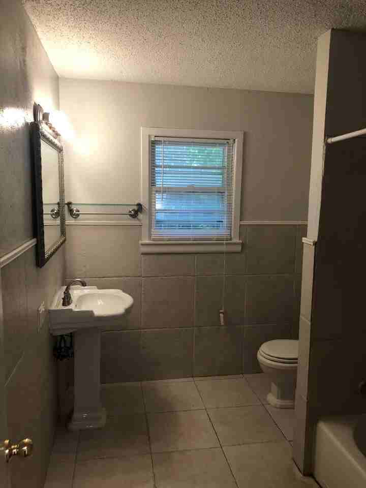 4311 49th St - Photo 6 of 9