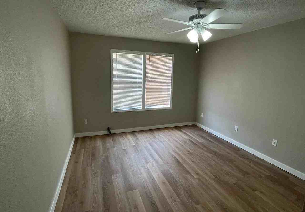 3408 31st St - Photo 6 of 20