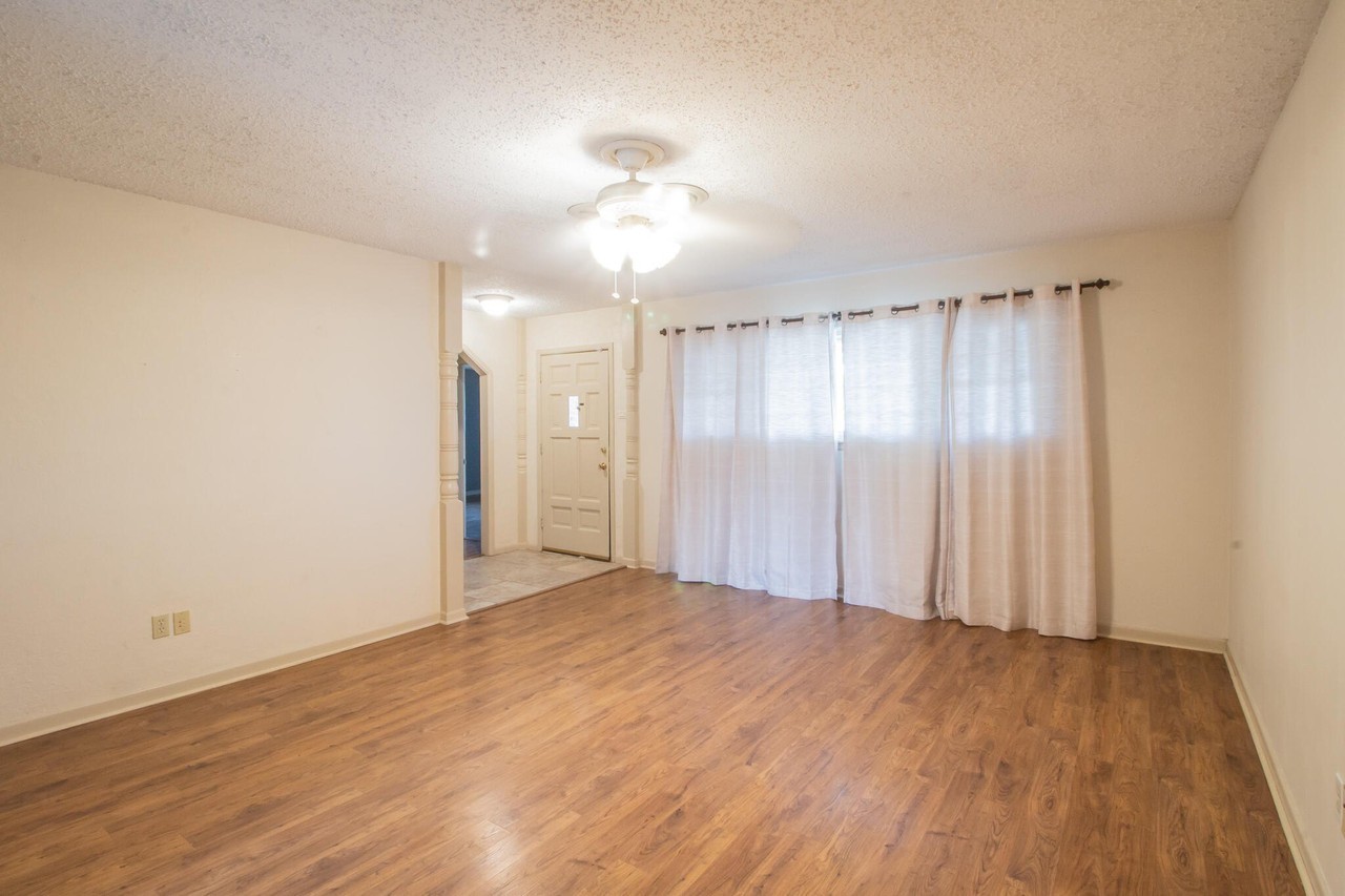 5016 15th St - Photo 5 of 25