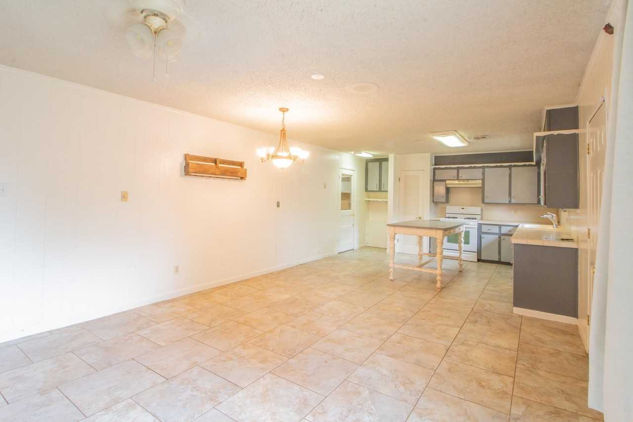 5016 15th St - Photo 7 of 25