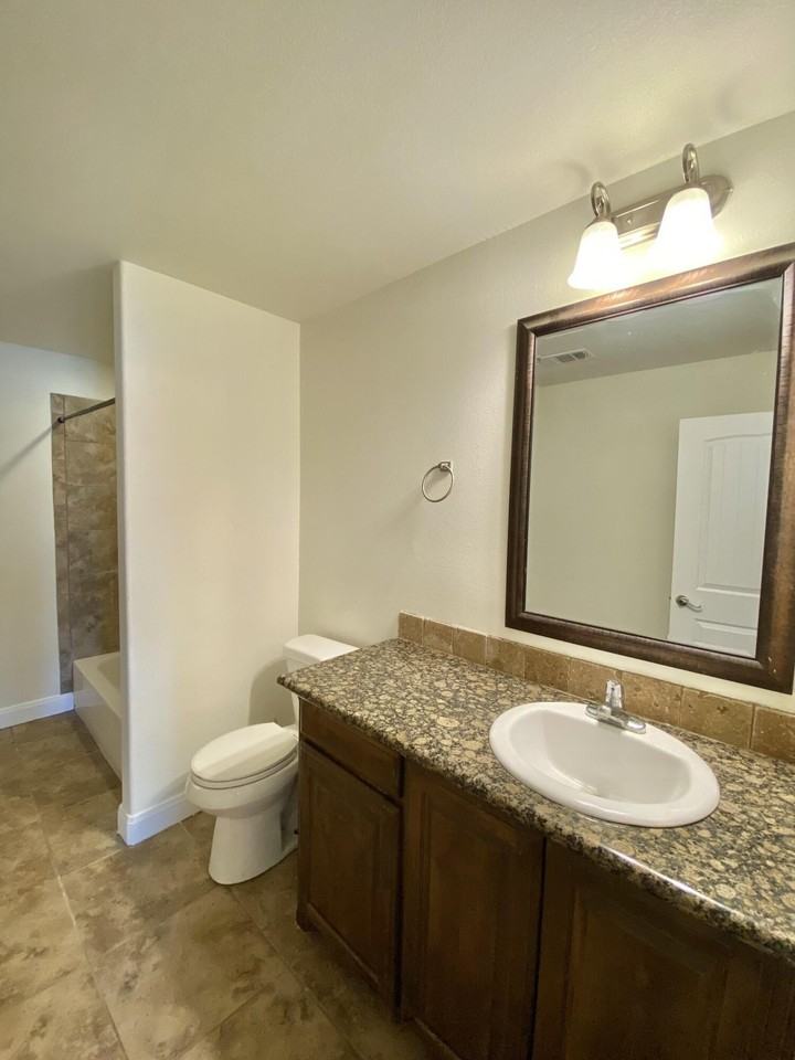 4804 Harvard St - Photo 7 of 17