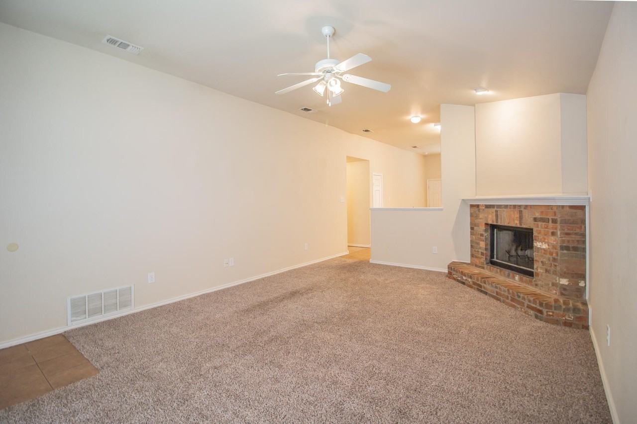 6606 37th St - Photo 3 of 16